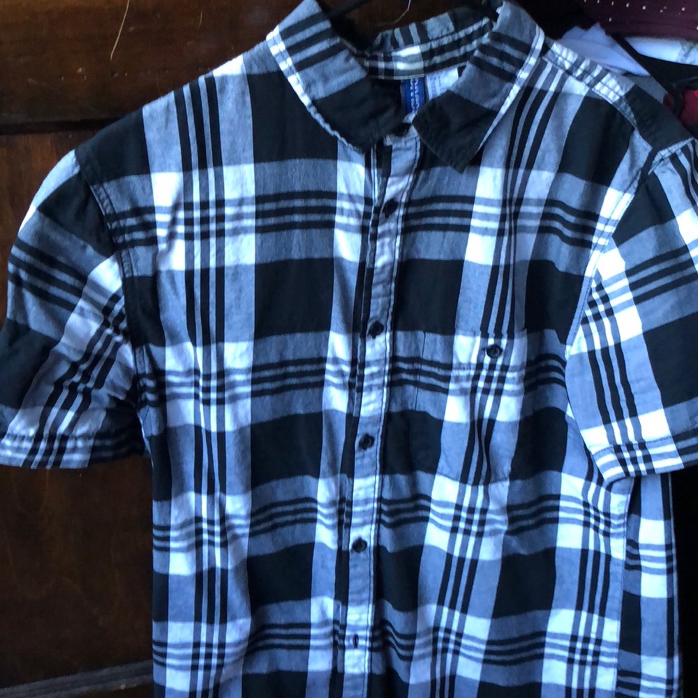 H&M divided collection men’s button up